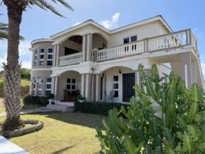Manor on the Hill in Half Moon Bay